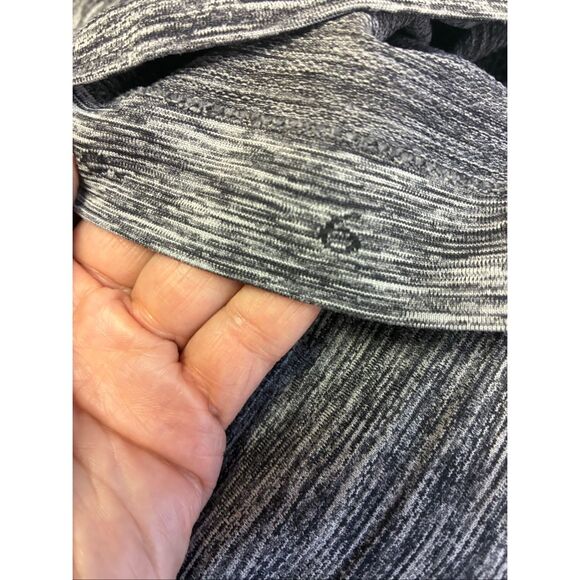 Lululemon Swiftly Tech Short Sleeve in Black and White Ombré Size 6 - Picture 7 of 7